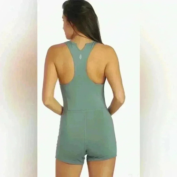 Free People x fp movement Show Me Something Shortse LARGE - Picture 3 of 8